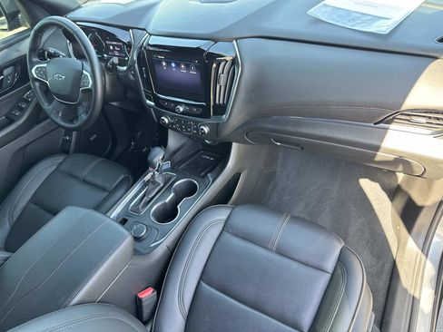 Used 2023 Chevrolet Traverse RS FWD image 31