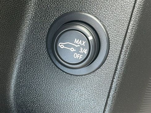 Used 2023 Chevrolet Equinox RS image 17