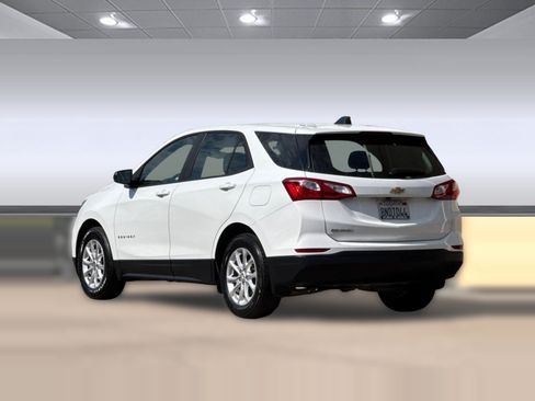 Used 2020 Chevrolet Equinox LS FWD image 3