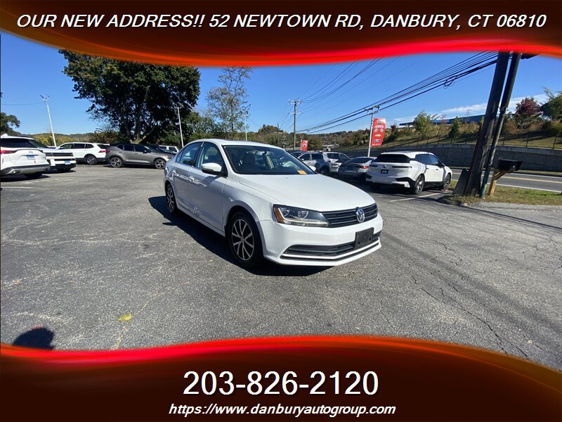 Used 2017 Volkswagen Jetta SE FWD image 4