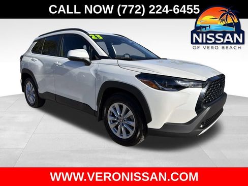 Used 2023 Toyota Corolla Cross LE image 1