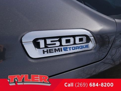 Used 2022 RAM 1500 Big Horn AWD/4WD image 13