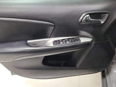 Used 2020 Dodge Journey SE FWD image 17