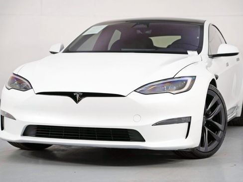 Used 2022 Tesla Model S image 3