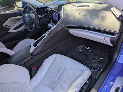 Used 2022 Chevrolet Corvette Stingray Premium Conv w/ Z51 Performance Package image 35