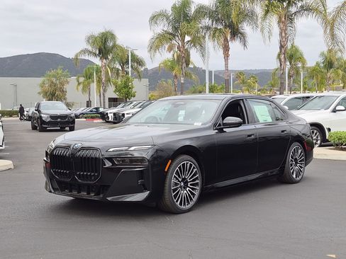 New 2026 BMW i7 eDrive50 w/ M Sport Package RWD image 5