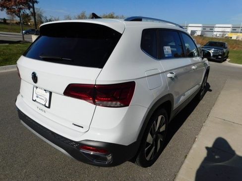 Used 2024 Volkswagen Taos SEL image 8