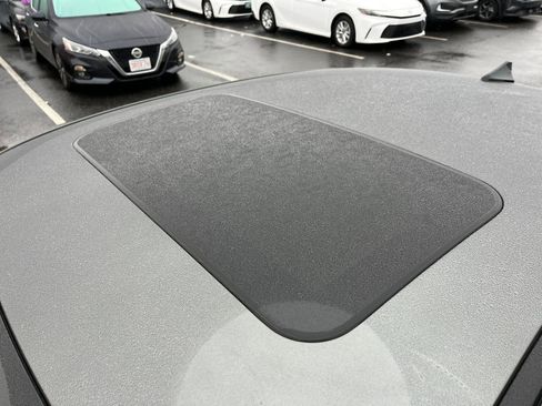 Used 2025 Hyundai Elantra SEL image 29