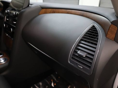 Used 2024 Nissan Armada SL w/ Captain's Chairs Package RWD image 93