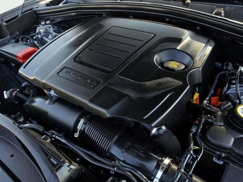 Used 2024 Jaguar F-PACE R-Dynamic S image 12