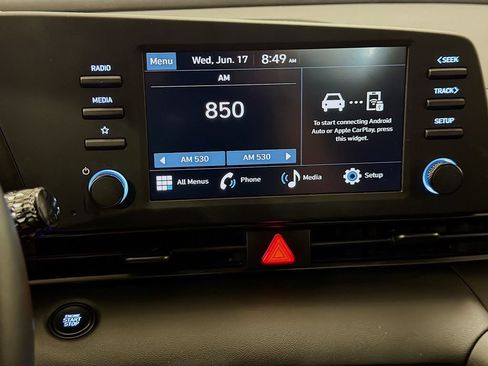 Used 2025 Hyundai Elantra Sport FWD image 16