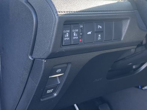 Used 2025 Honda Odyssey Elite image 18