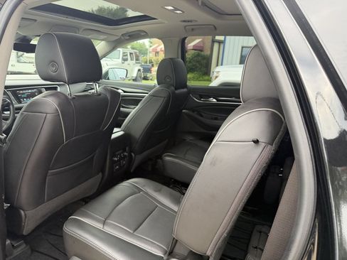 Used 2019 Buick Enclave Avenir w/ Avenir Technology Package AWD/4WD image 15