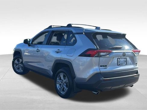 Used 2022 Toyota RAV4 XLE w/ Convenience Package AWD/4WD image 5