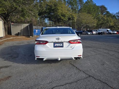 Used 2024 Toyota Camry SE image 6