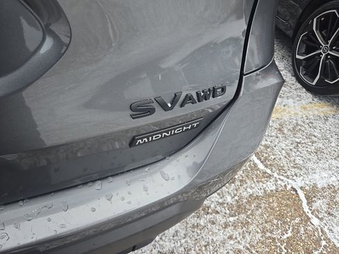 Used 2018 Nissan Rogue SV w/ Premium Package image 32