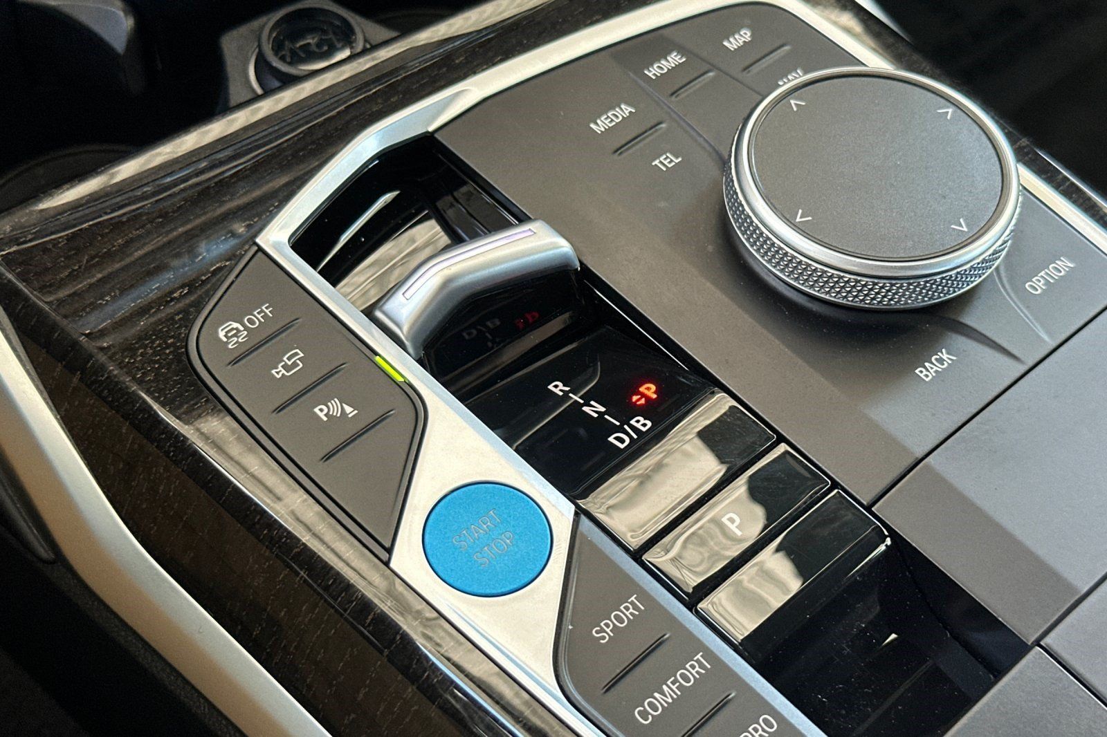 Certified 2024 BMW i4 eDrive35 w/ Convenience Package RWD image 27