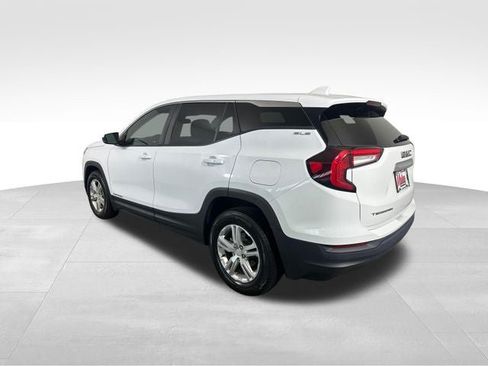 Used 2022 GMC Terrain SLE FWD image 4