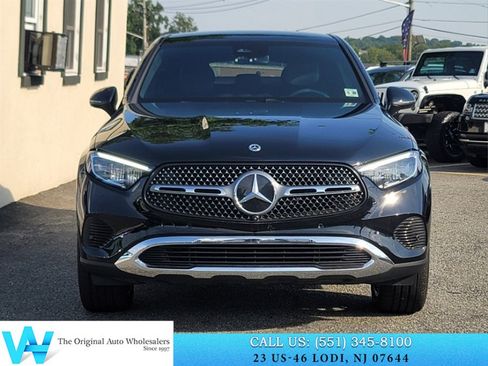 Used 2025 Mercedes-Benz GLC 300 4MATIC image 2