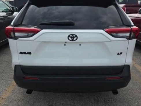 Used 2024 Toyota RAV4 LE FWD image 9