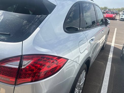 Used 2013 Porsche Cayenne Diesel AWD/4WD image 3
