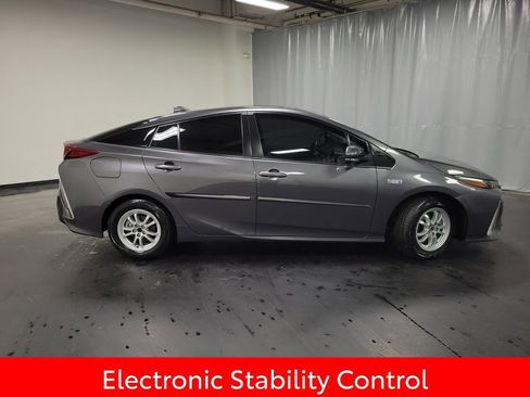 Used 2021 Toyota Prius Prime XLE image 9