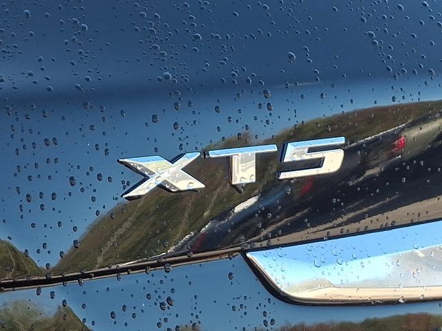 Used 2018 Cadillac XT5 AWD image 32