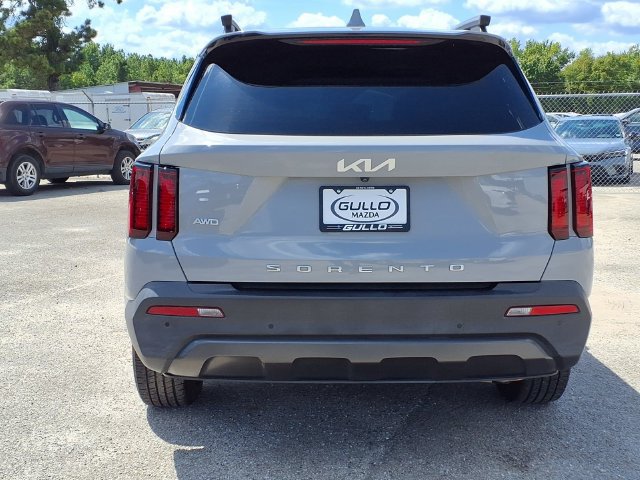 Used 2022 Kia Sorento S w/ Panoramic Sunroof Package AWD/4WD image 6