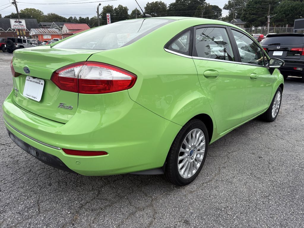 Used 2014 Ford Fiesta Titanium FWD image 5