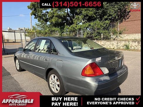Used 2001 Toyota Avalon XLS w/ Option Pkg 7 FWD image 3