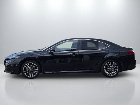 Used 2026 Toyota Camry XLE FWD image 7