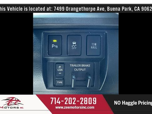 Used 2017 Toyota Tundra SR5 w/ SR5 Upgrade Package image 34