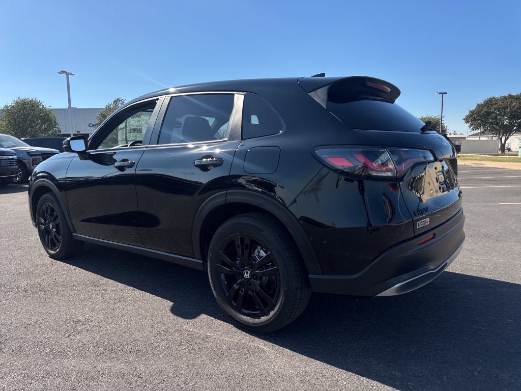 Used 2027 Honda HR-V Sport image 4