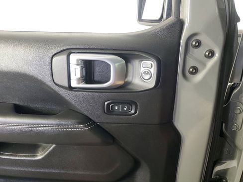 Used 2021 Jeep Wrangler Unlimited Sahara AWD/4WD image 29
