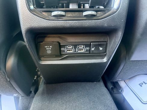 Used 2023 Jeep Grand Cherokee Limited AWD/4WD image 37