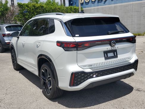 New 2026 Volkswagen Tiguan SEL R-Line AWD/4WD image 2