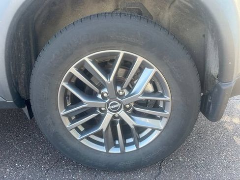 Used 2023 Nissan Rogue S AWD/4WD image 16