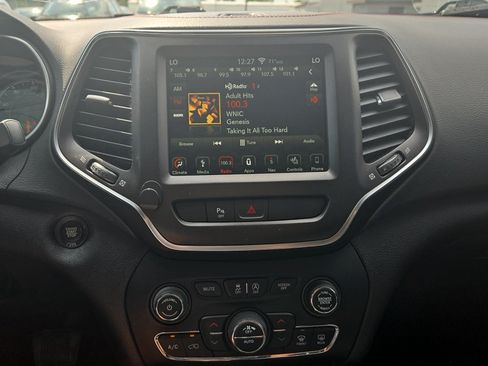 Used 2019 Jeep Cherokee Trailhawk w/ Cold Weather Group AWD/4WD image 16