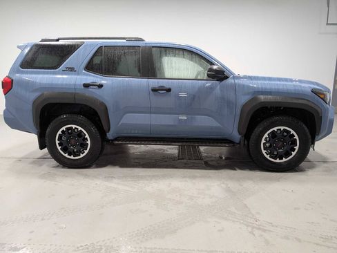 Used 2025 Toyota 4Runner TRD Off-Road Premium image 7