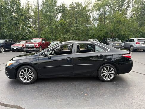 Used 2016 Toyota Camry XLE w/ Moonroof Package FWD image 4
