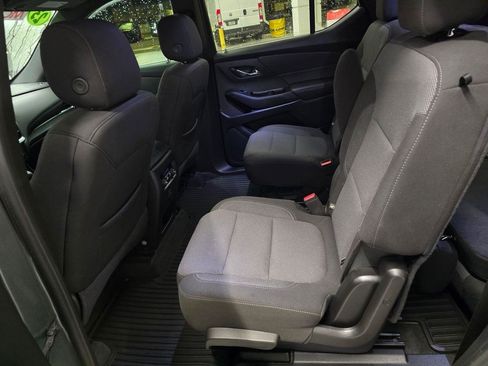 Used 2023 Chevrolet Traverse LT FWD image 30
