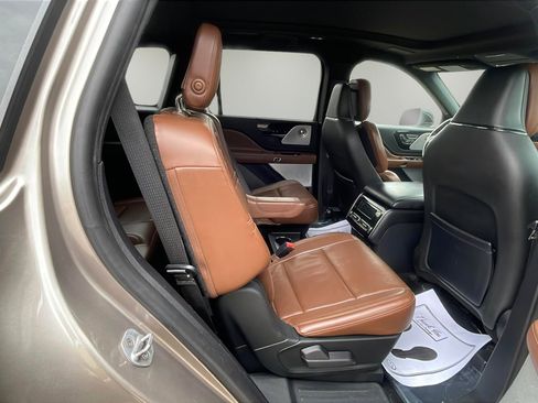 Used 2020 Lincoln Aviator Reserve w/ Equipment Group 201A AWD/4WD image 14
