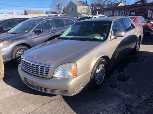 Used 2004 Cadillac De Ville image 1