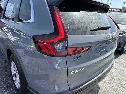Used 2025 Honda CR-V LX image 9