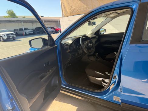 Used 2024 Nissan Kicks S FWD image 5