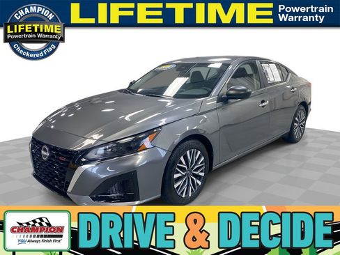 Used 2024 Nissan Altima 2.5 SV FWD image 1