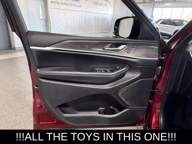 Used 2023 Jeep Grand Cherokee L Limited AWD/4WD image 23