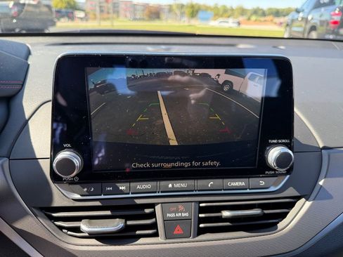 New 2025 Nissan Altima 2.5 SR image 18