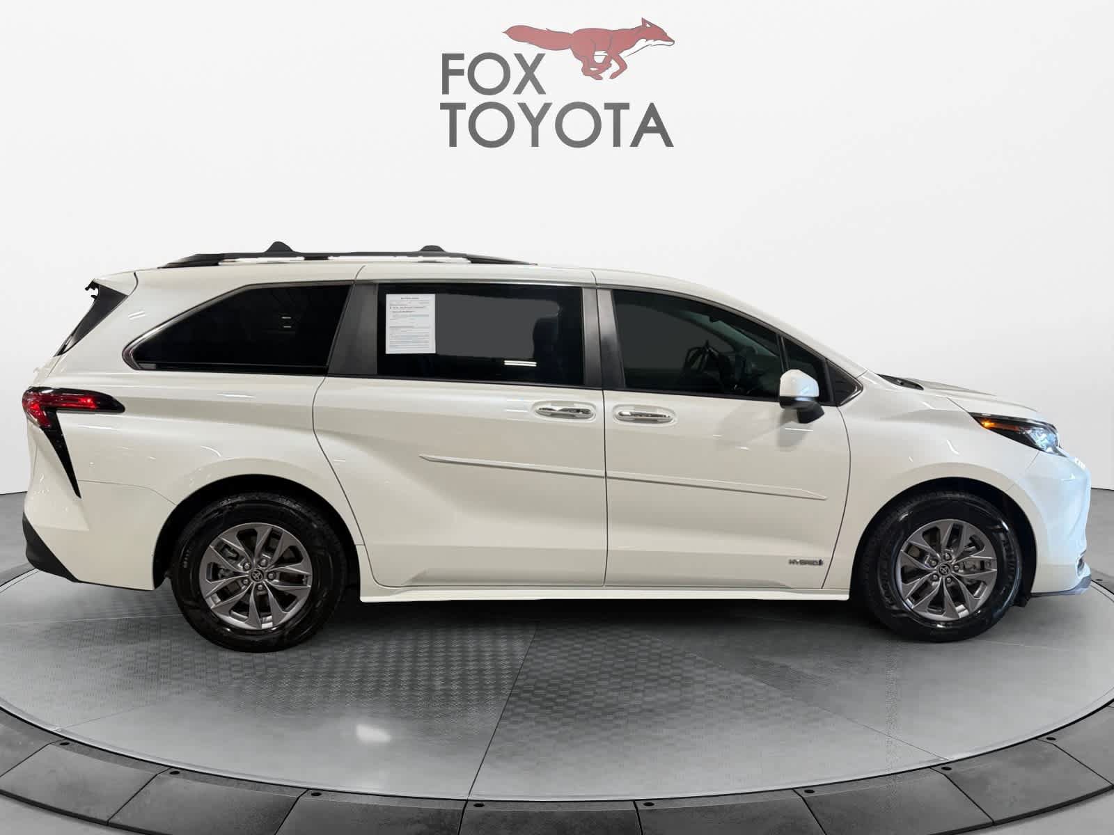 Used 2021 Toyota Sienna XLE w/ XLE Plus Package FWD image 7
