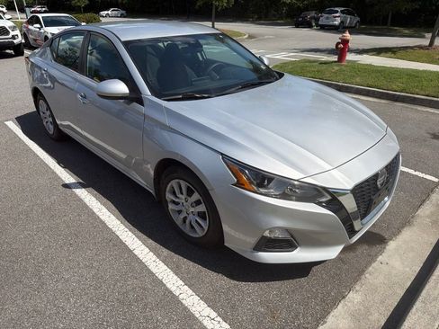 Used 2021 Nissan Altima 2.5 S w/ Driver Assist Package FWD image 3